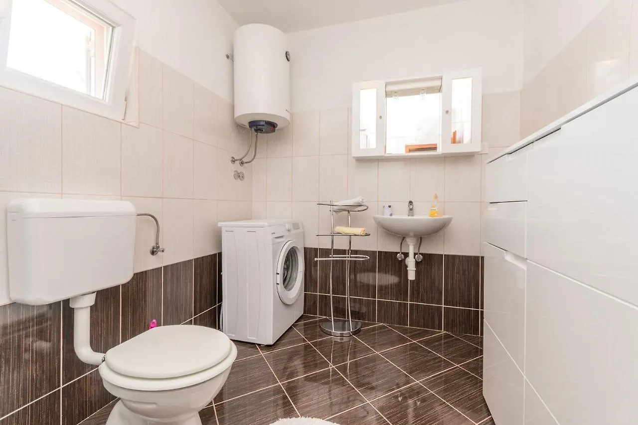 Vila House Quercus Dobropoljana 0*,