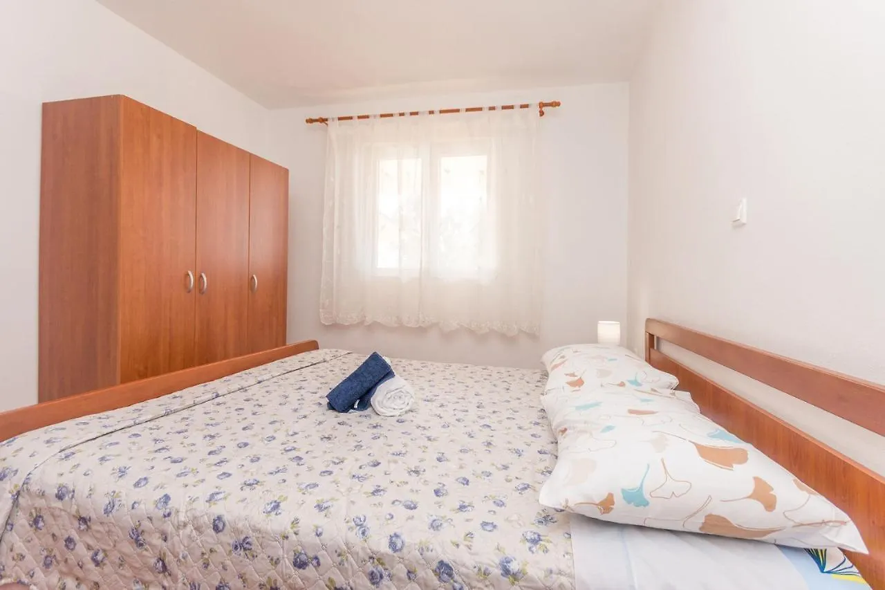 House Quercus Villa Dobropoljana Holiday home